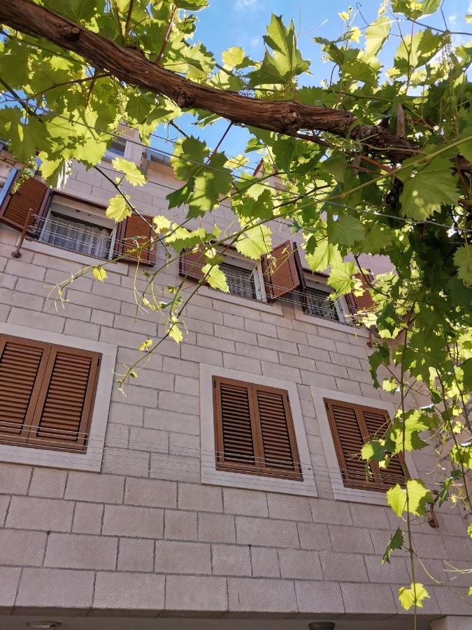 Apartman R.R. Omiš Exterior foto